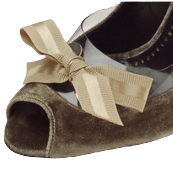 Stella McCartney Olive Green Velvet Heels with Bows - Picture 2 of 6